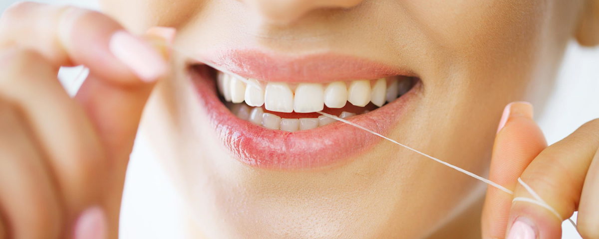 w gabinecie dentystycznym poznasz wszystkie zalety dlaczego warto stosować nici dentystyczne