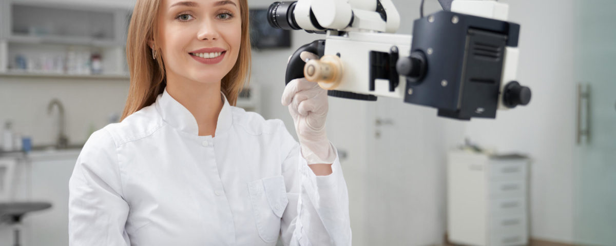 leczenie kanałowe pod mikroskopem w gabinecie stomatologicznym - kiedy potrzebne?